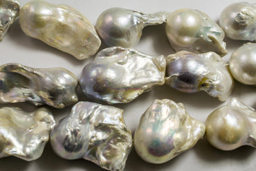 Barockperlenstrang 30x40 mm weiss drei Stränge