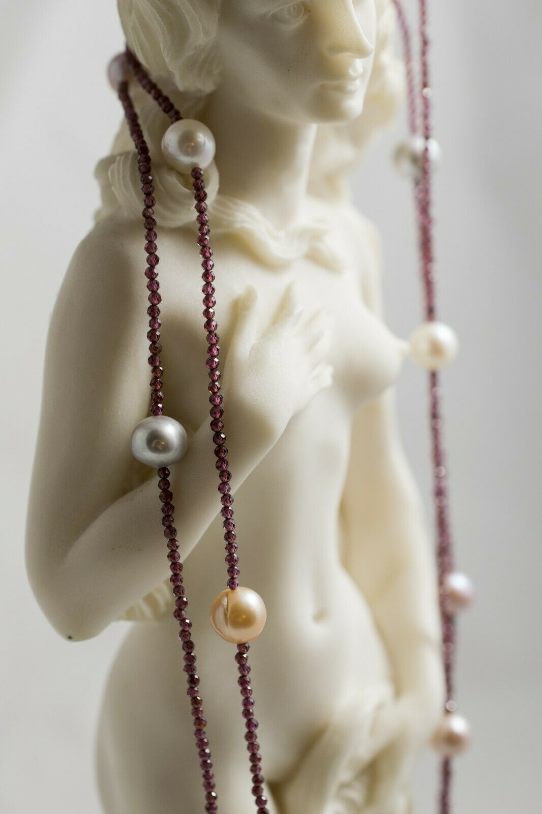 GARNET MULTI STAR Traumhafte facettierte Granate mit Zuchtperlen in 108 cm Länge