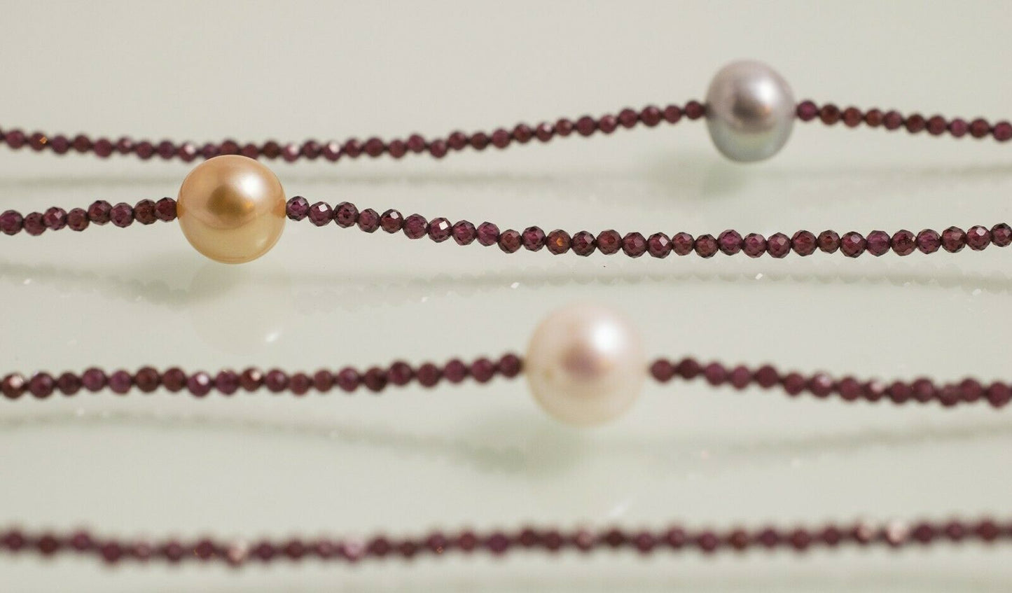 GARNET MULTI STAR Traumhafte facettierte Granate mit Zuchtperlen in 108 cm Länge