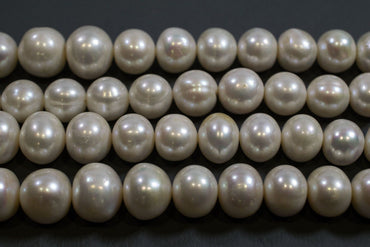 Perlenstrang Weiß rund mit hohem Lüster in 14-15 mm