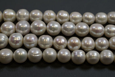 Perlenstrang Weiß rund mit hohem Lüster in 13-15 mm