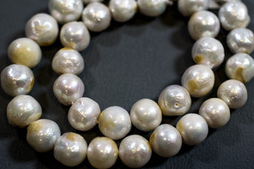Süßwasserperlen Strang Weiß mit hohem Lüster in 12 mm