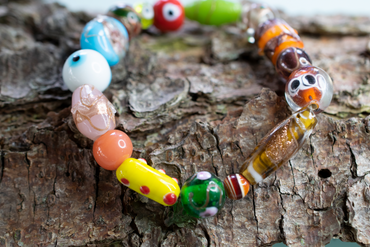 Muranoglasperlen Armband mit 16 bunten Glasperlen & Applikationen -Wunderschön!